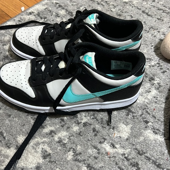 Nike Dunks - Picture 2 of 4